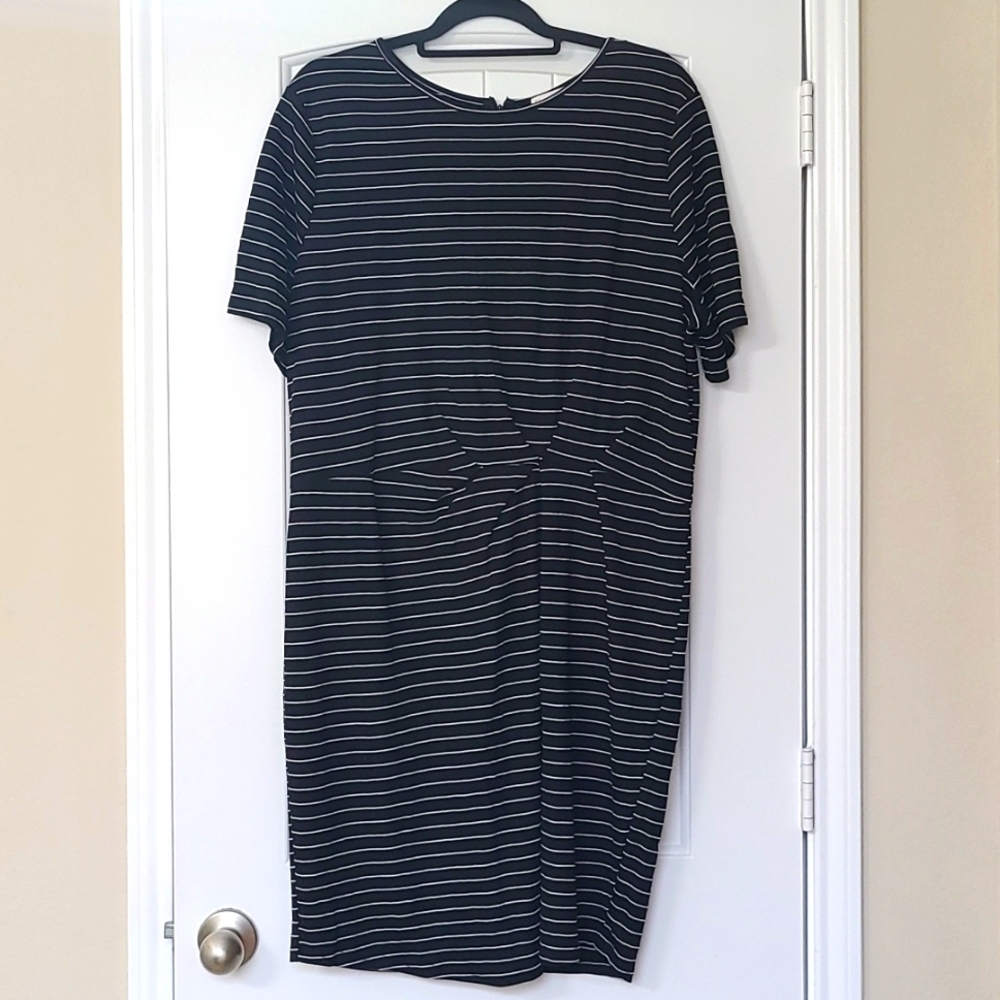 Eluminary Black and White Dress XL